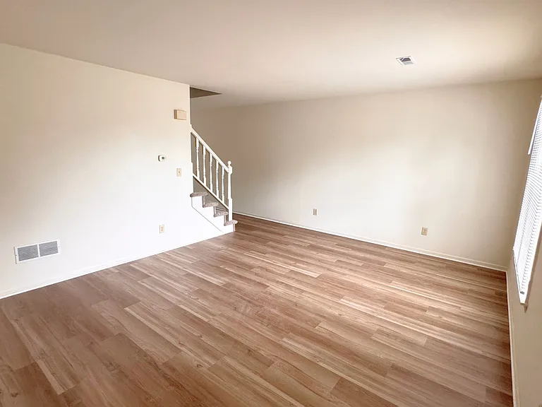 126 South Court St — Photo 3