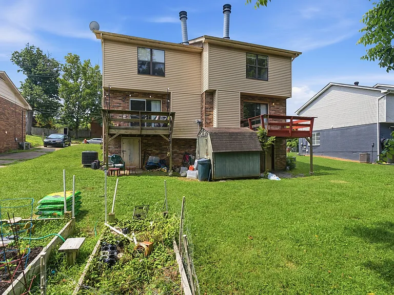 1241 N Graycroft Ave — Photo 13
