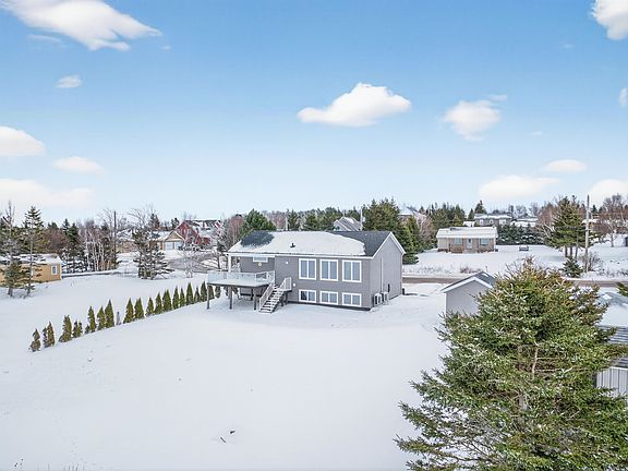 2nd image of 40 Bayside Rd