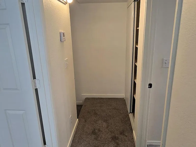 1447 N 53rd Dr — Photo 17