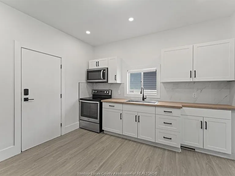 371 Curry Ave — Photo 13