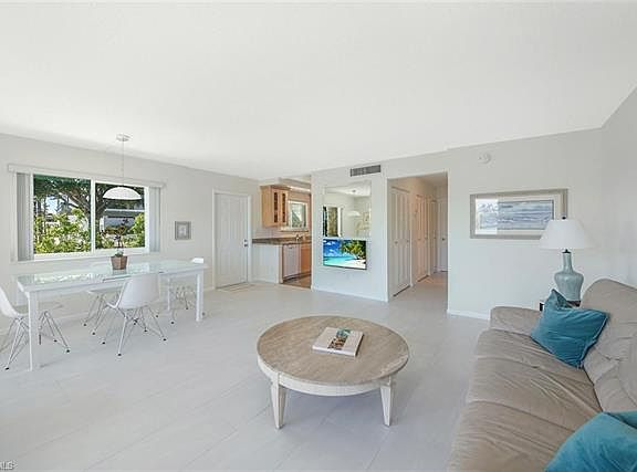 5th image of 2500 Gulf Shore Blvd N