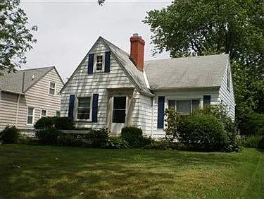 1711 Maywood Rd photo 1
