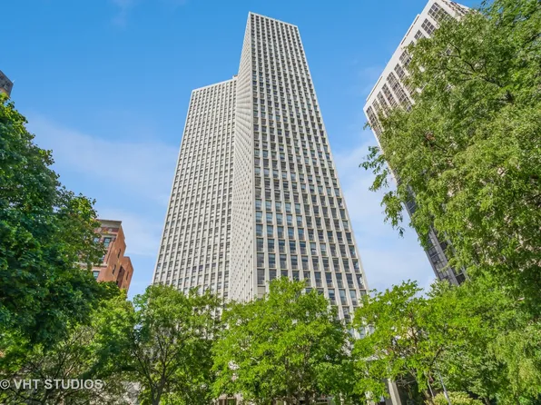 2626 N Lakeview Ave APT 1605, Chicago, IL 60614