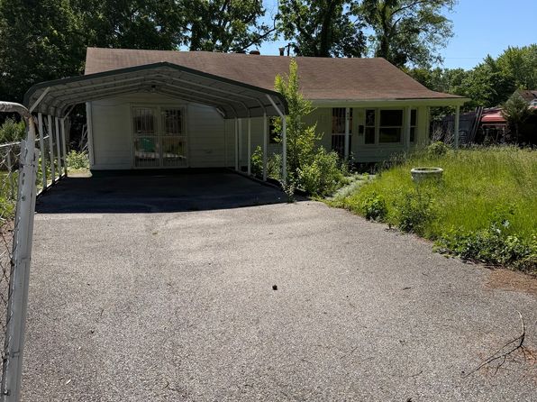 864 N 79th St
