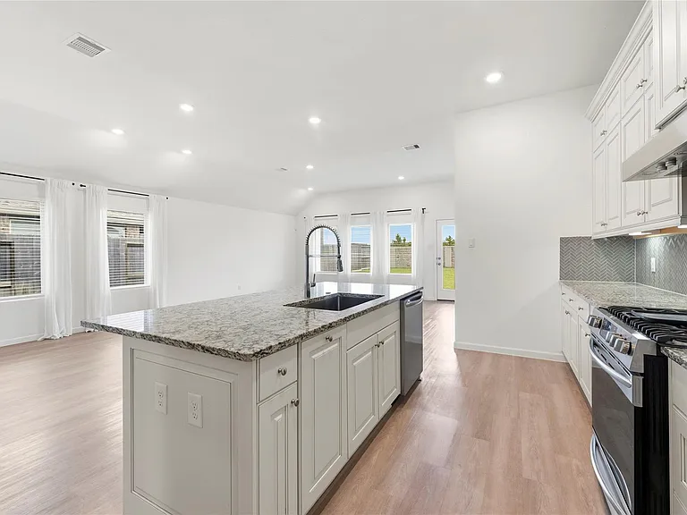 29338 Sweet Orange Ct — Photo 5