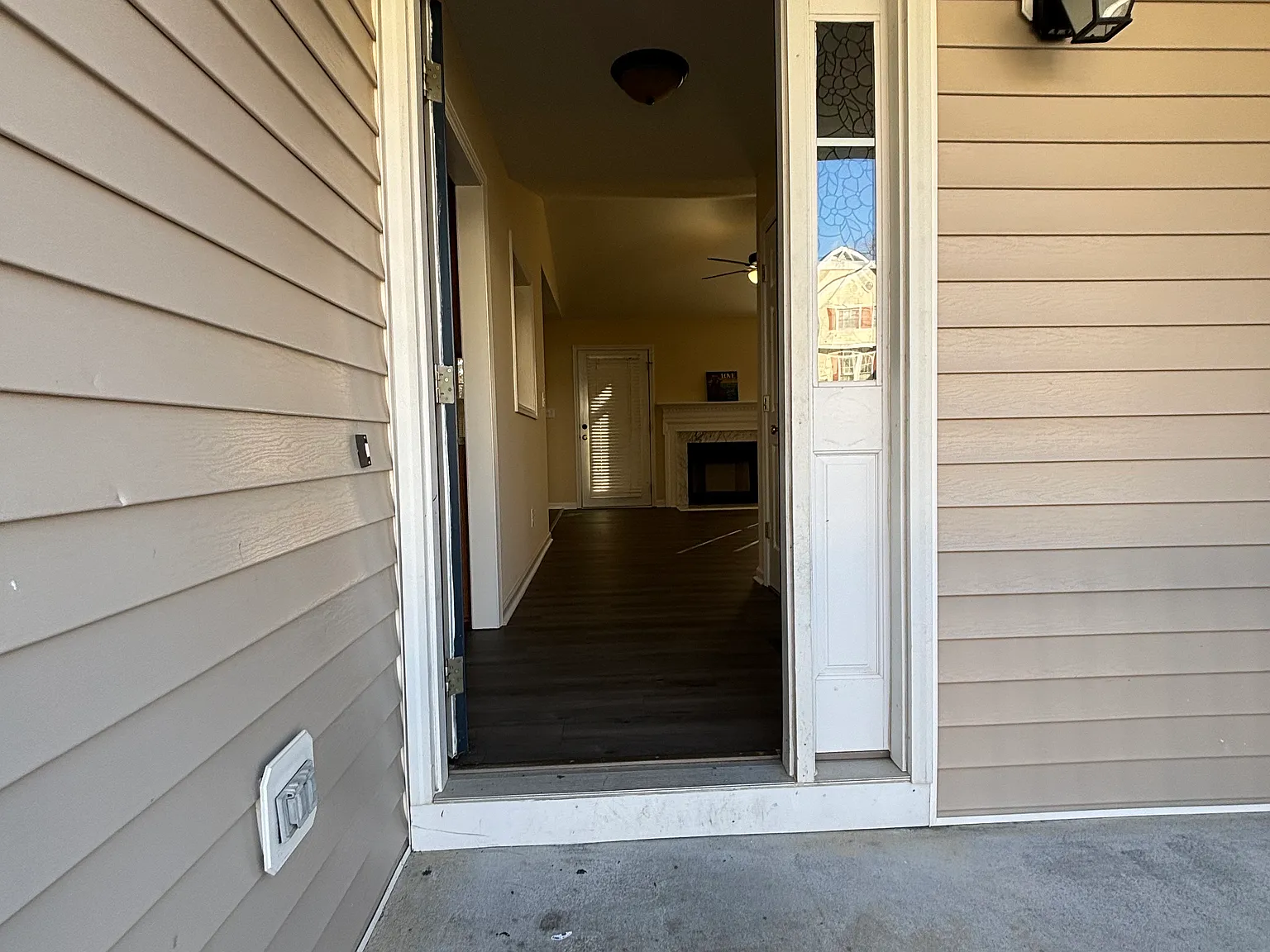 3 bed, 1340 sqft, $1,800 — Photo 2