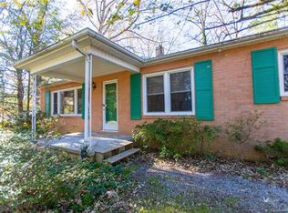 25 Hillpark Dr, Hendersonville, NC 28739