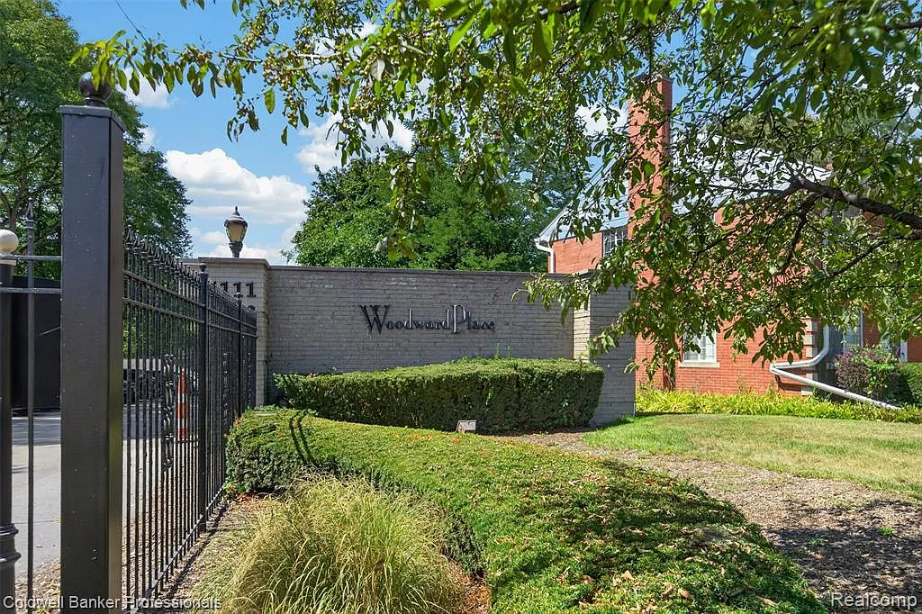 2 bed, 1204 sqft, $2,650 — Photo 2