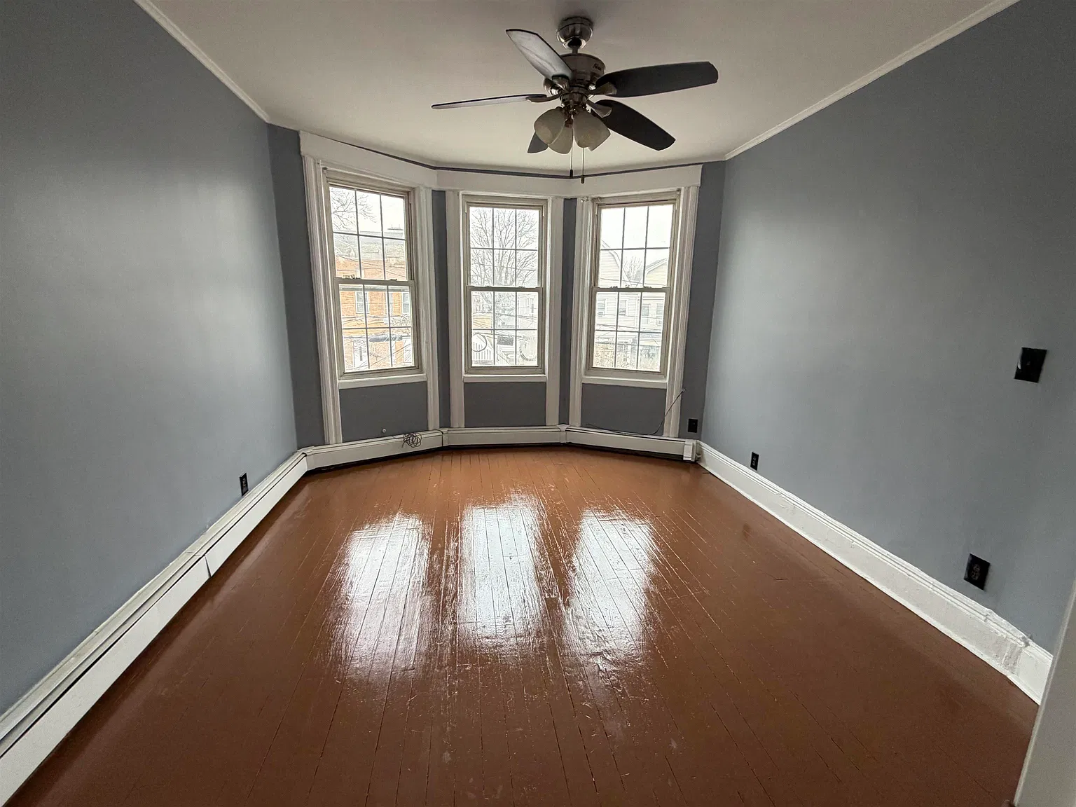 3 bed, 1.0 bath, $2,750 — Photo 3