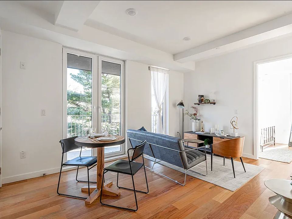 1st image of 93 Kenilworth Pl #4R