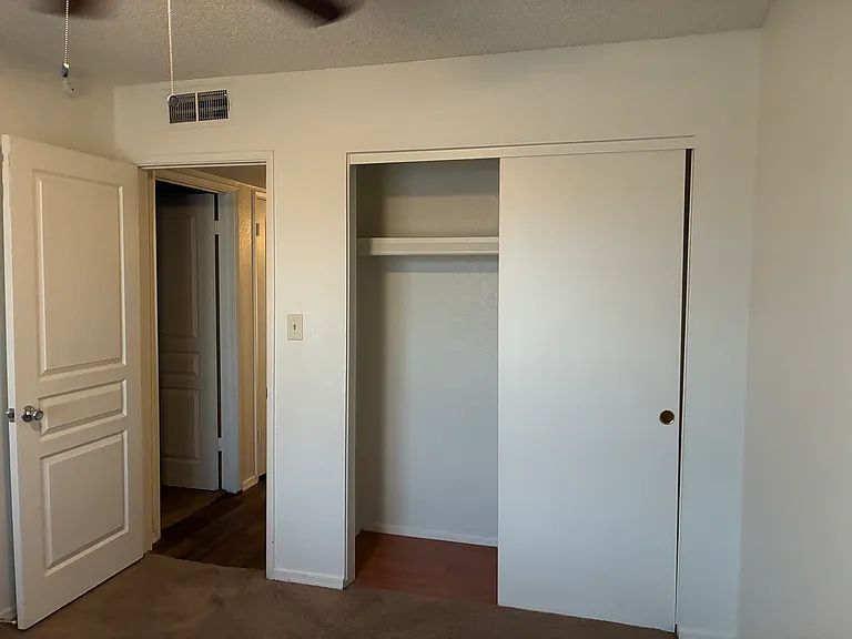 602 W Wickieup Ln — Photo 27