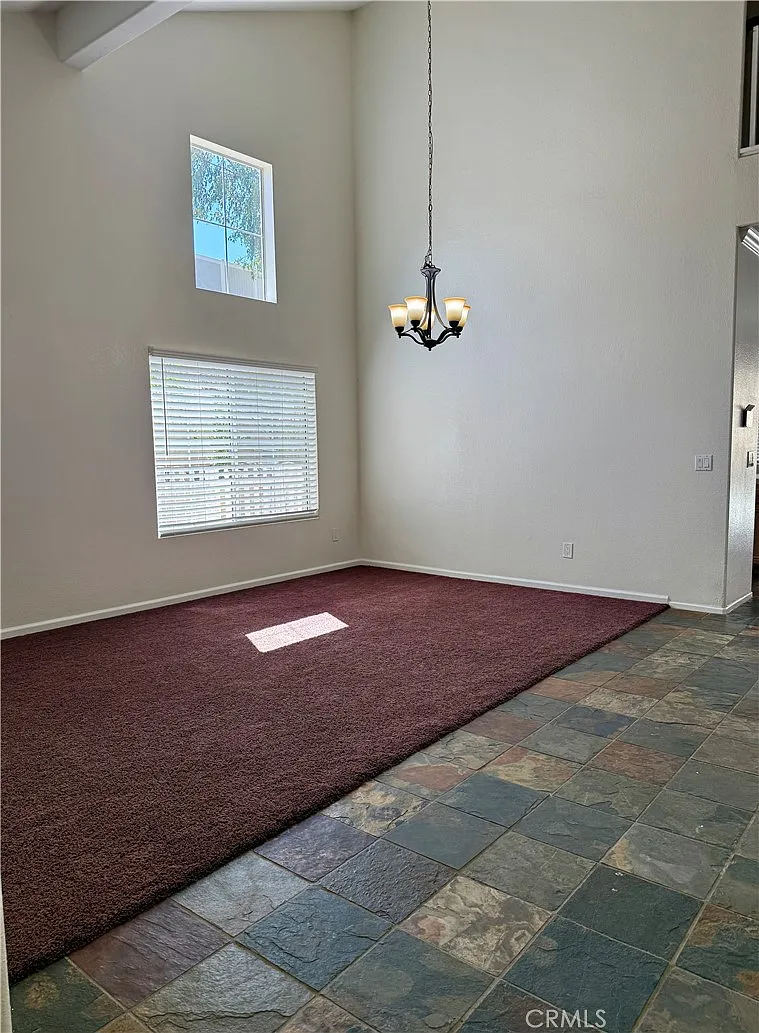 5 bed, 2496 sqft, $4,000 — Photo 3