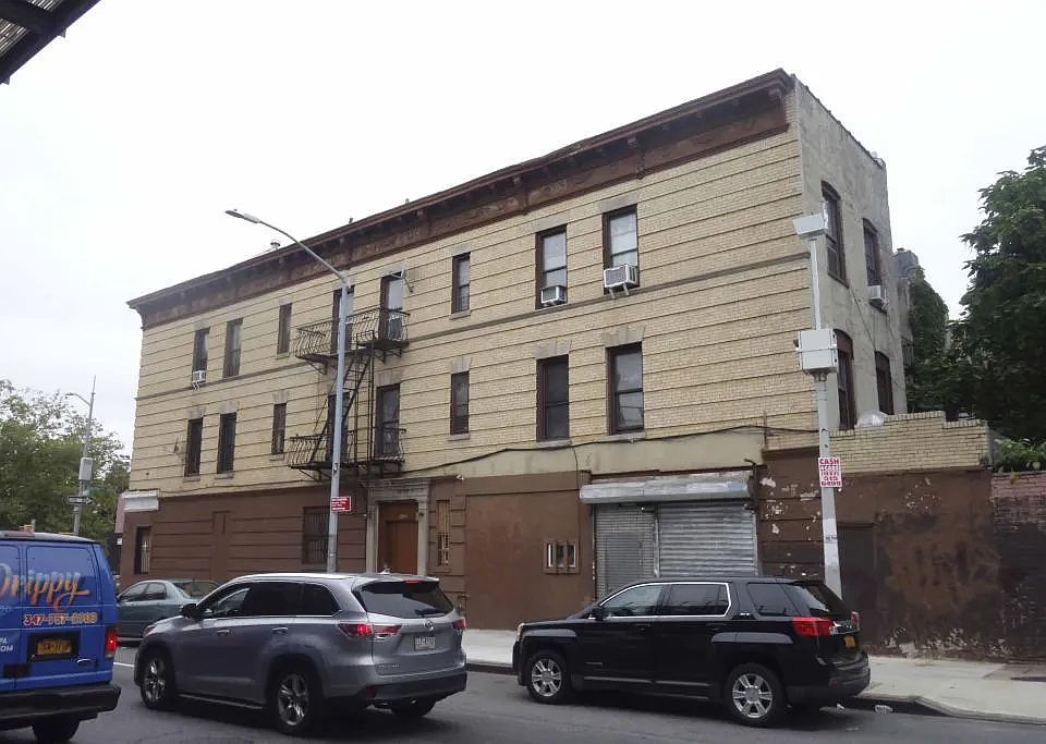 2nd image of 1455 Atlantic Ave Ste 1
