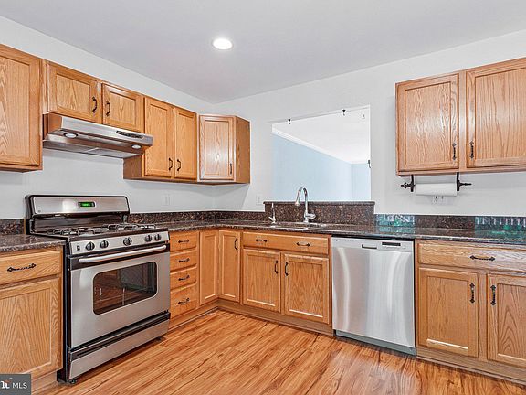 3rd image of 616 Bellerive Ct #85