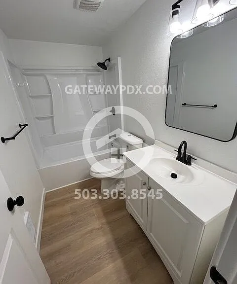 10746 SE Holgate Blvd — Photo 10
