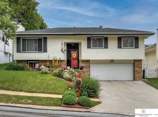 5709 N 116th Cir, Omaha, NE 68164