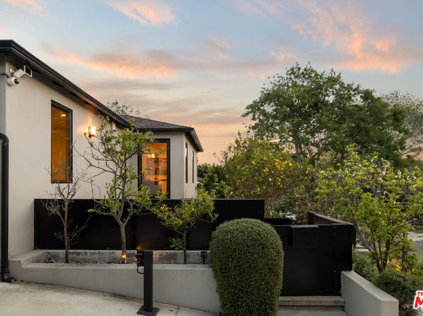 7528 Flight Ave, Los Angeles, CA 90045
