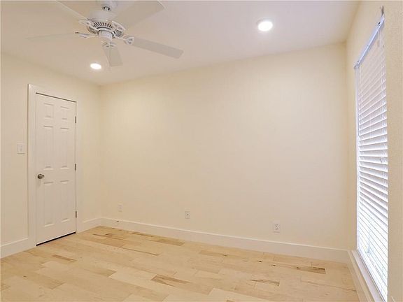 4th image of 909 Reinli St #A238