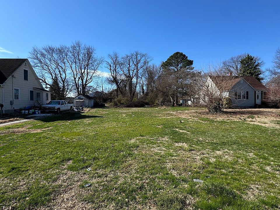 2nd image of 1614 Lynch Rd