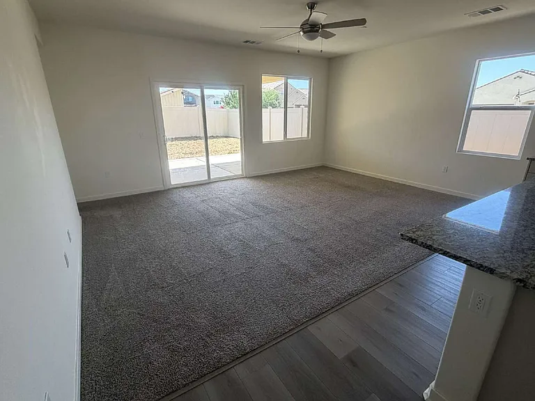 7828 Strawberry Meadow Ct — Photo 4