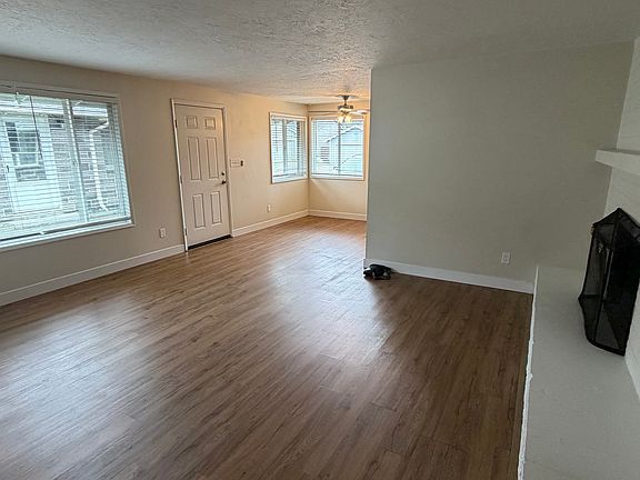 5th image of 4624 SE Llewellyn St #4624