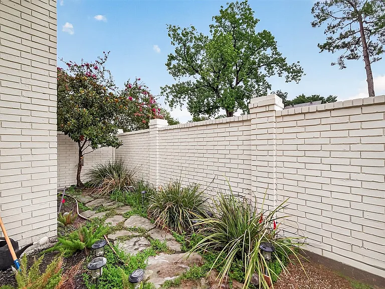 14303 Reissen Ln — Photo 48