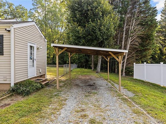 5th image of 149 Oak Forest Dr