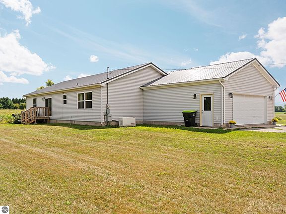 2nd image of 8484 Zue Rd