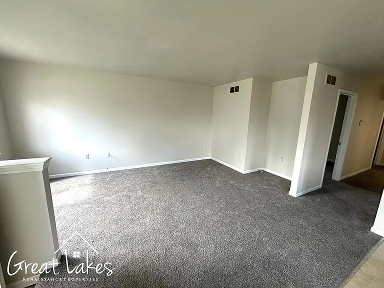27510 Garfield St — Photo 8