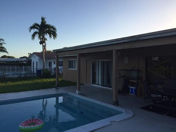4th image of 4013 Woodside Dr