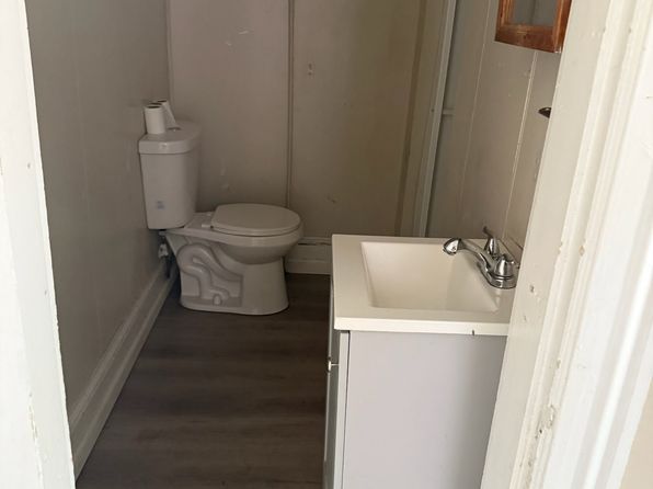 206 Guy Park Ave #1