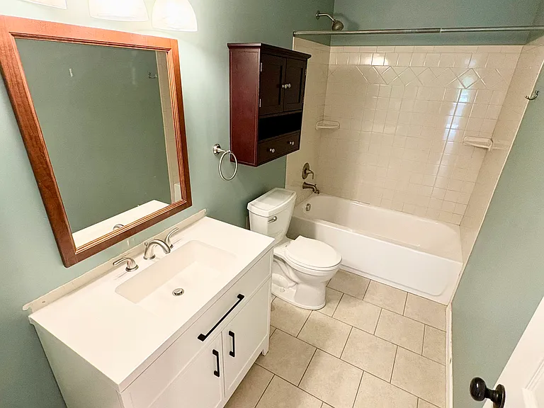 1233 Plymouth Ave — Photo 36