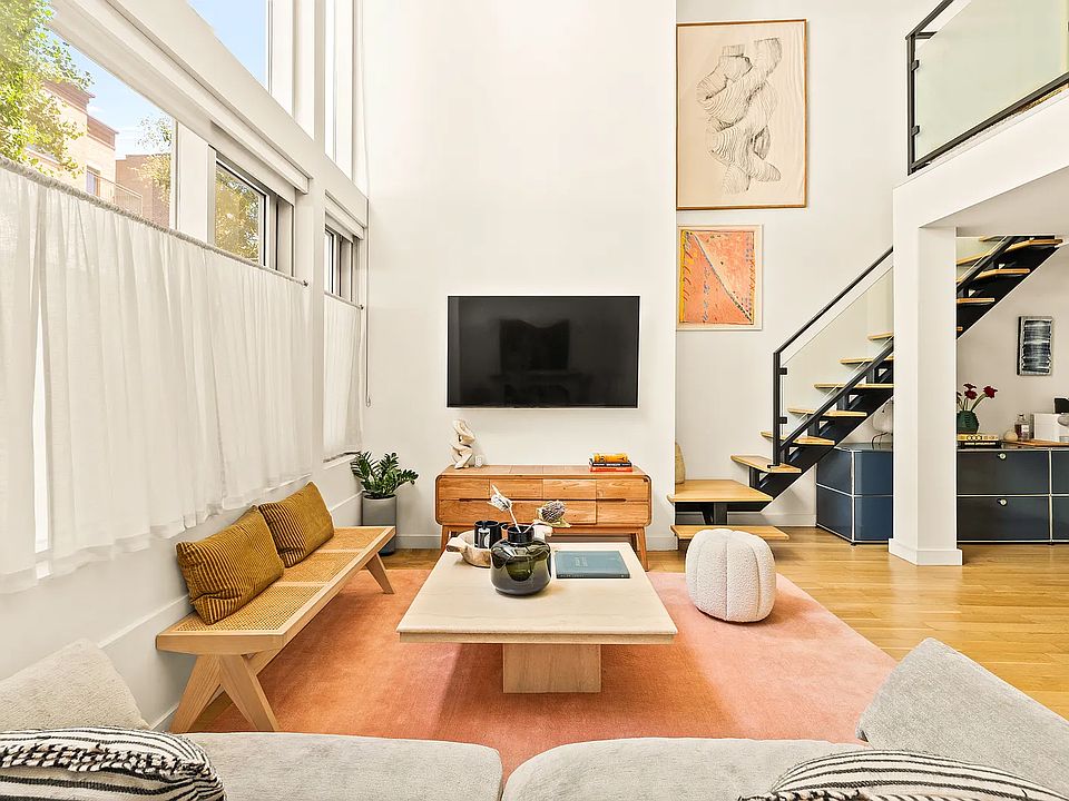 1st image of 150 N 5th St APT 1D