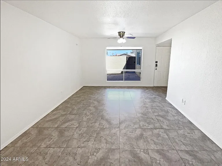 8339 N 59th Dr — Photo 3