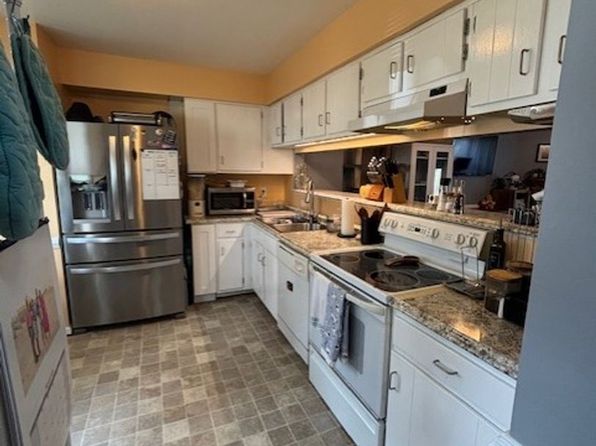 1220 Basswood Ct