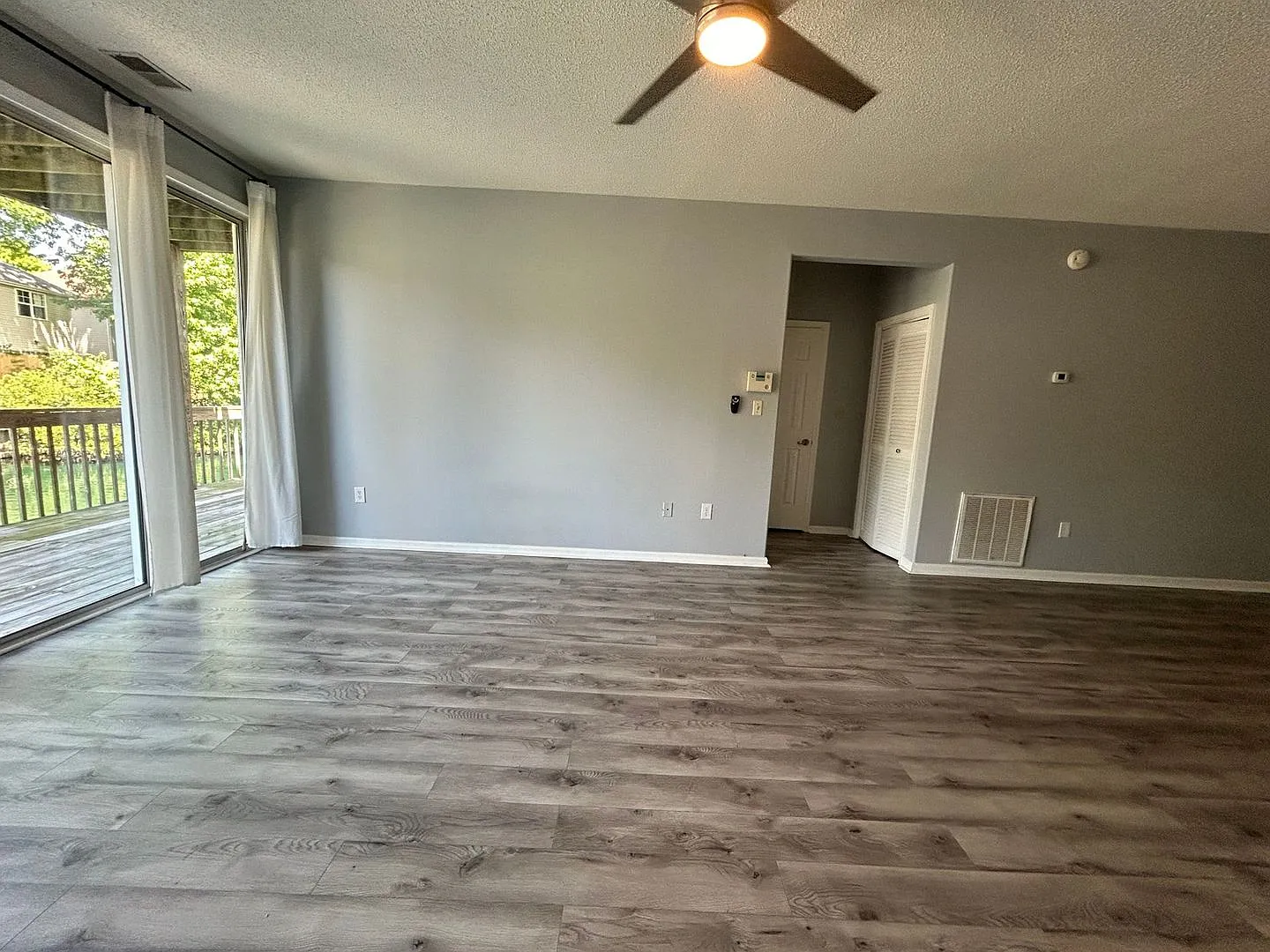 Introducing a charming 2 bedroom, 2 bathroom condo — Photo 3