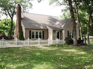 1615 E Ridgewood Dr, Cedar Falls, IA 50613