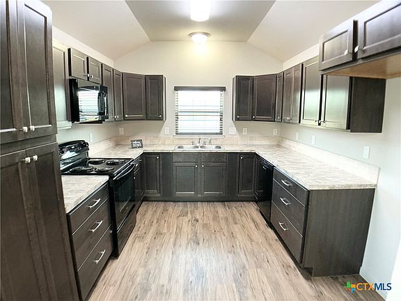 3rd image of 3603 Hanselman Rd