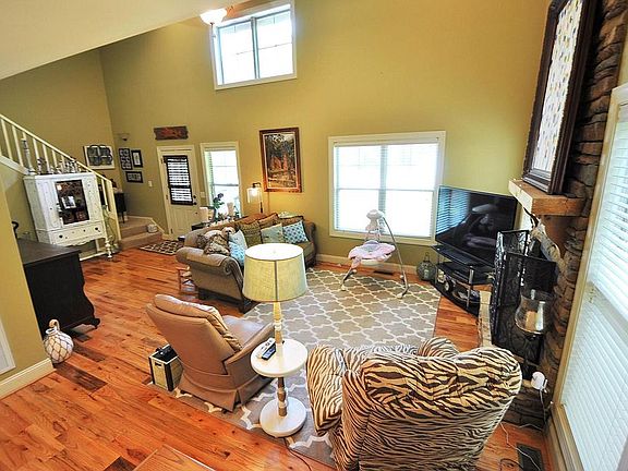 4th image of 36 Buckview Ln