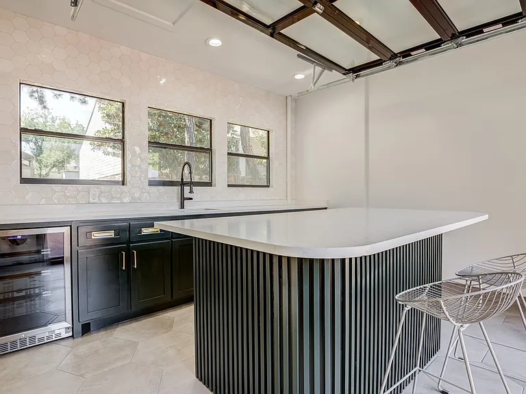 Outdoor Kitchen