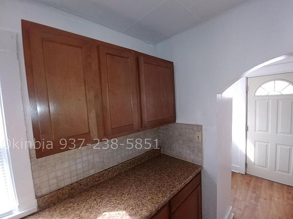 5th image of 305 Fernwood Ave