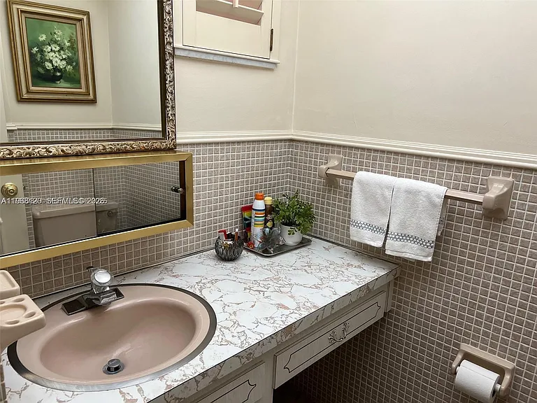215 SE 3rd Ave #3-D — Photo 14