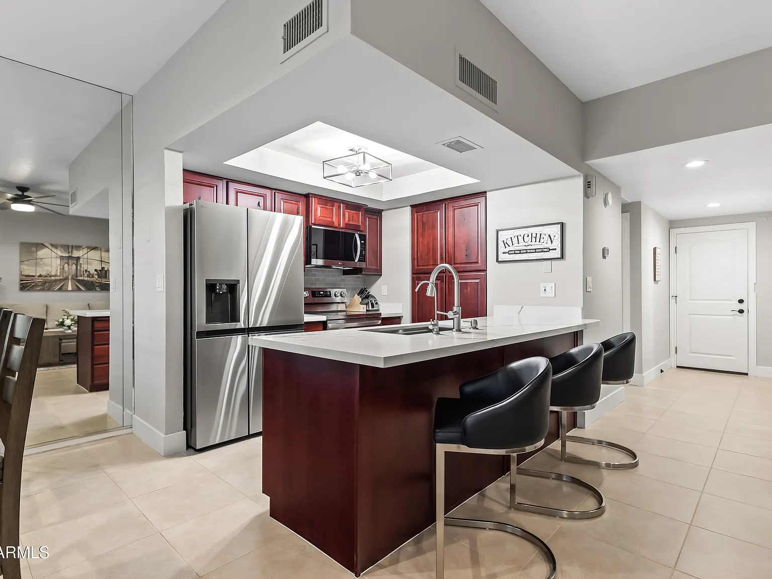 2 bed, 2.5 bath, 1371 sqft, $5,000 — Photo 4