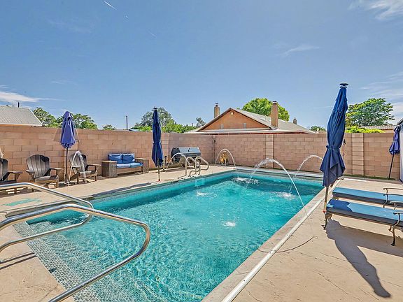 3rd image of 412 El Pueblo Rd NW
