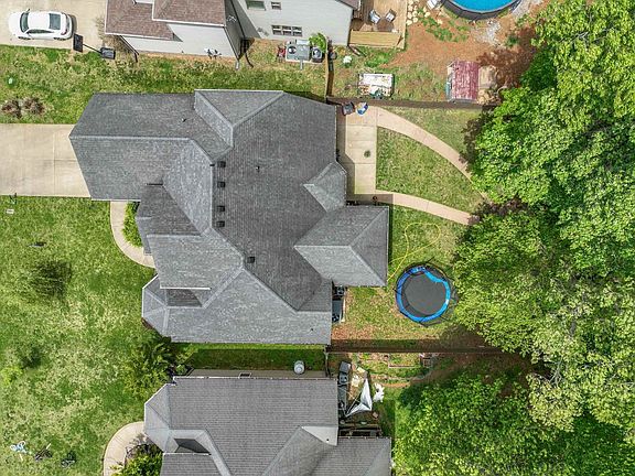 5th image of 1704 Apache Way