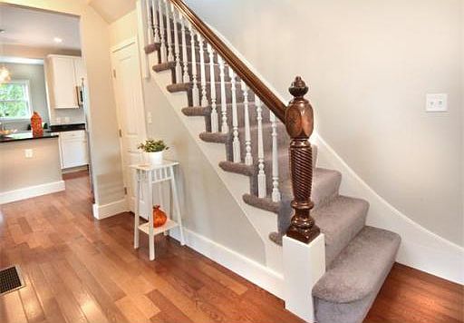 3rd image of 33 Adams St