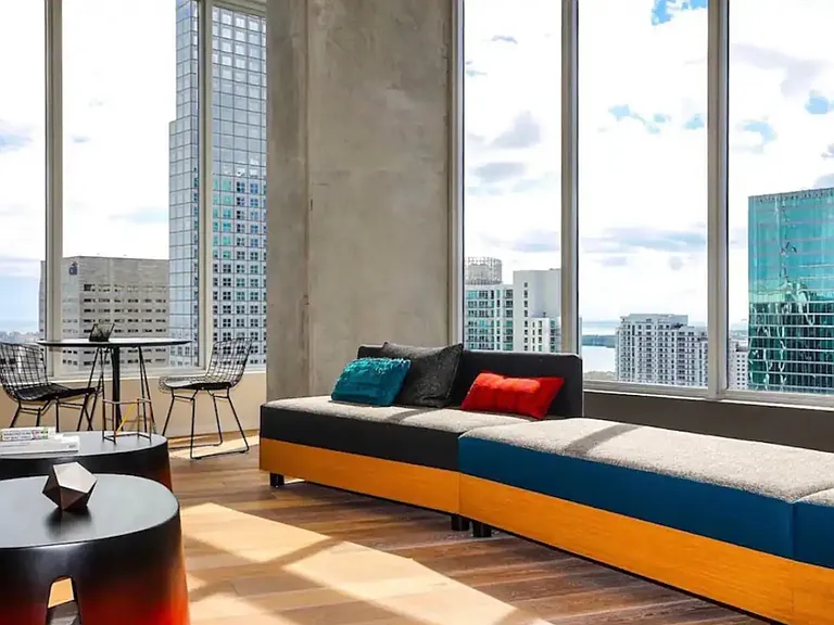 151 SE 1st St #Penthouse 02 — Photo 31
