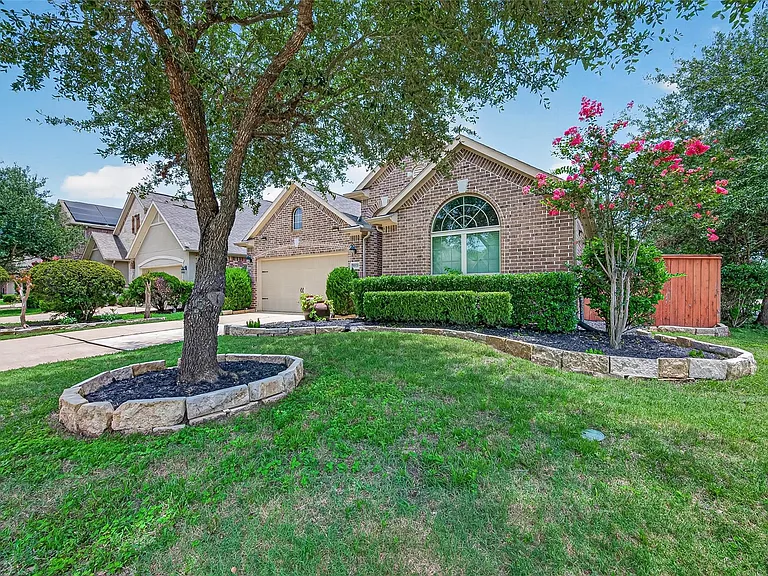 10031 Esslemont Ct — Photo 2