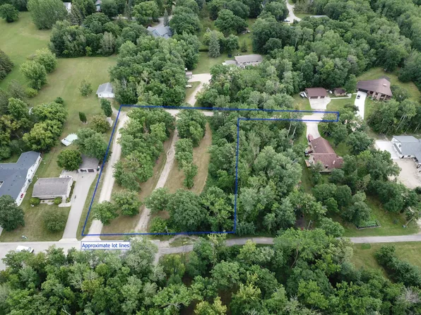 9th Ave SE, Roseau, MN 56751